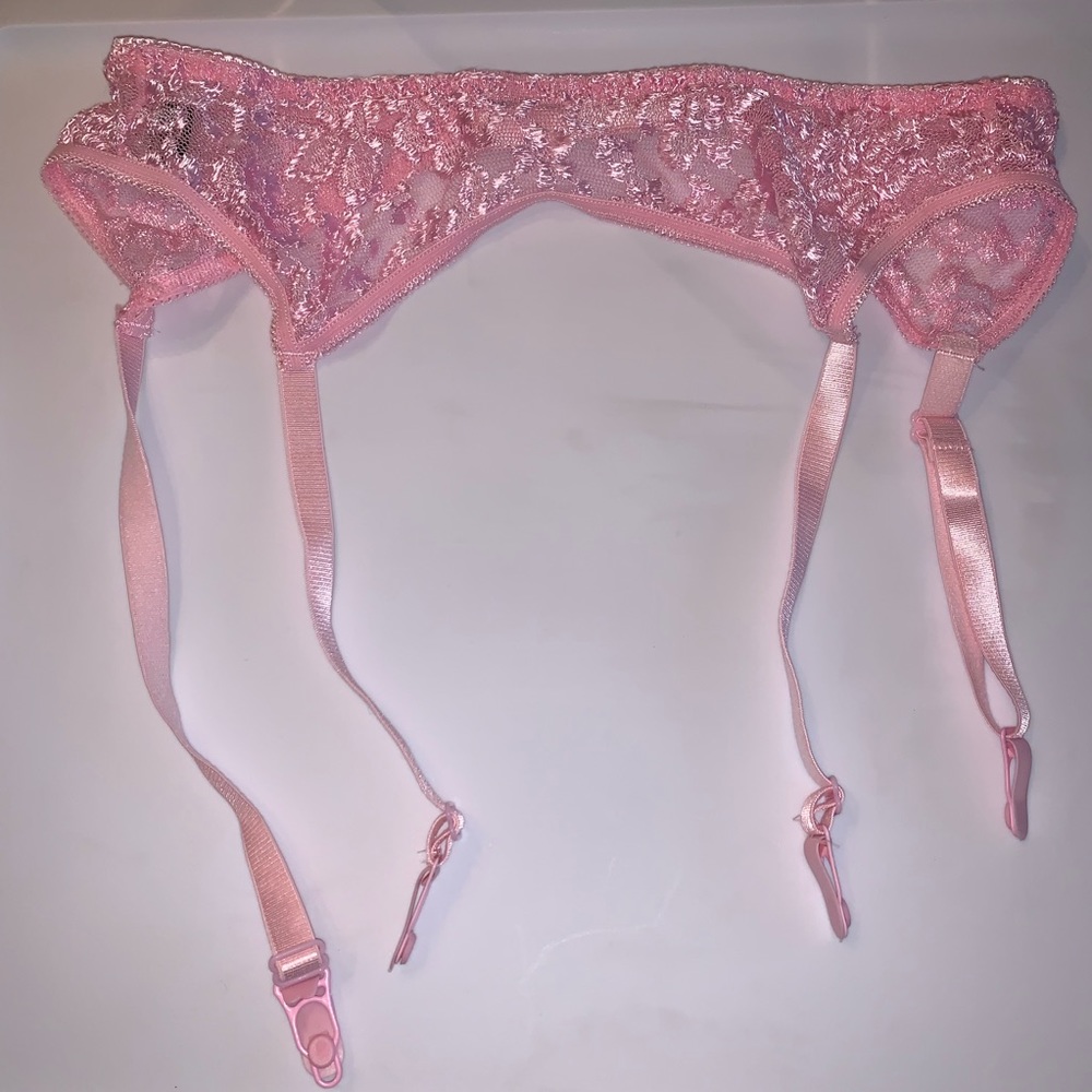 PINK GARTER